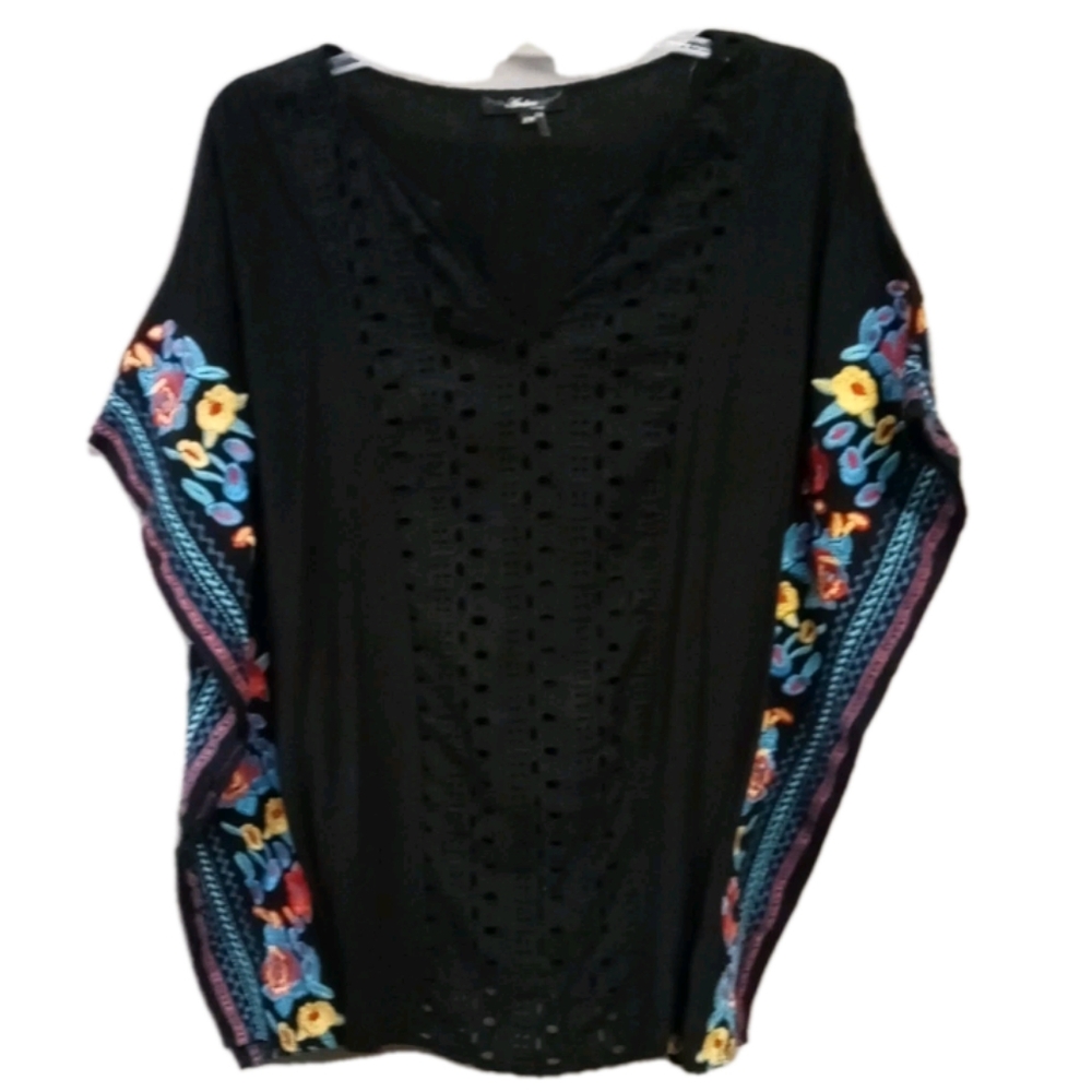 ANDREE BY UNIT Navy Tunic with Colorful Embroidered Sleeves